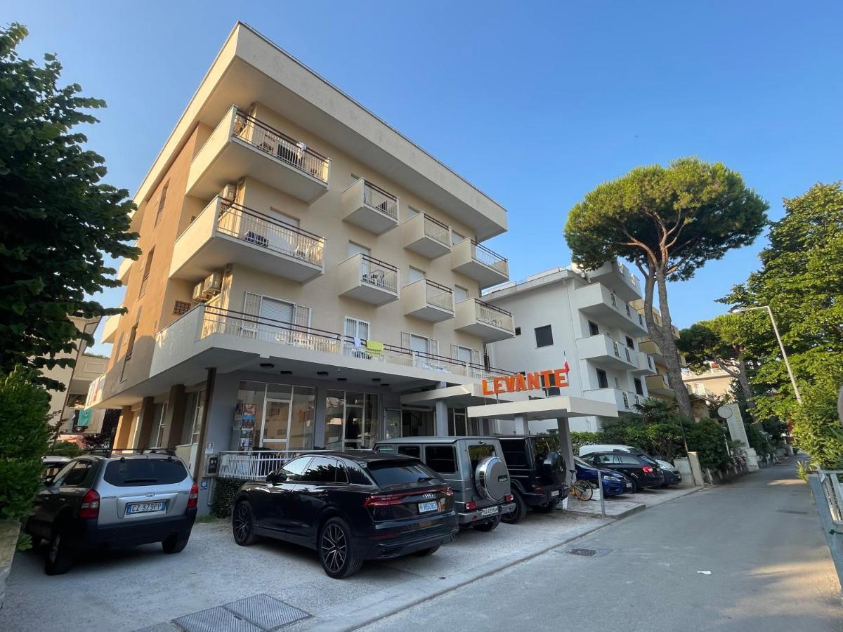Hotel Levante Convenzionato Oltremare E Italia In Miniatura Riccione Eksteriør bilde
