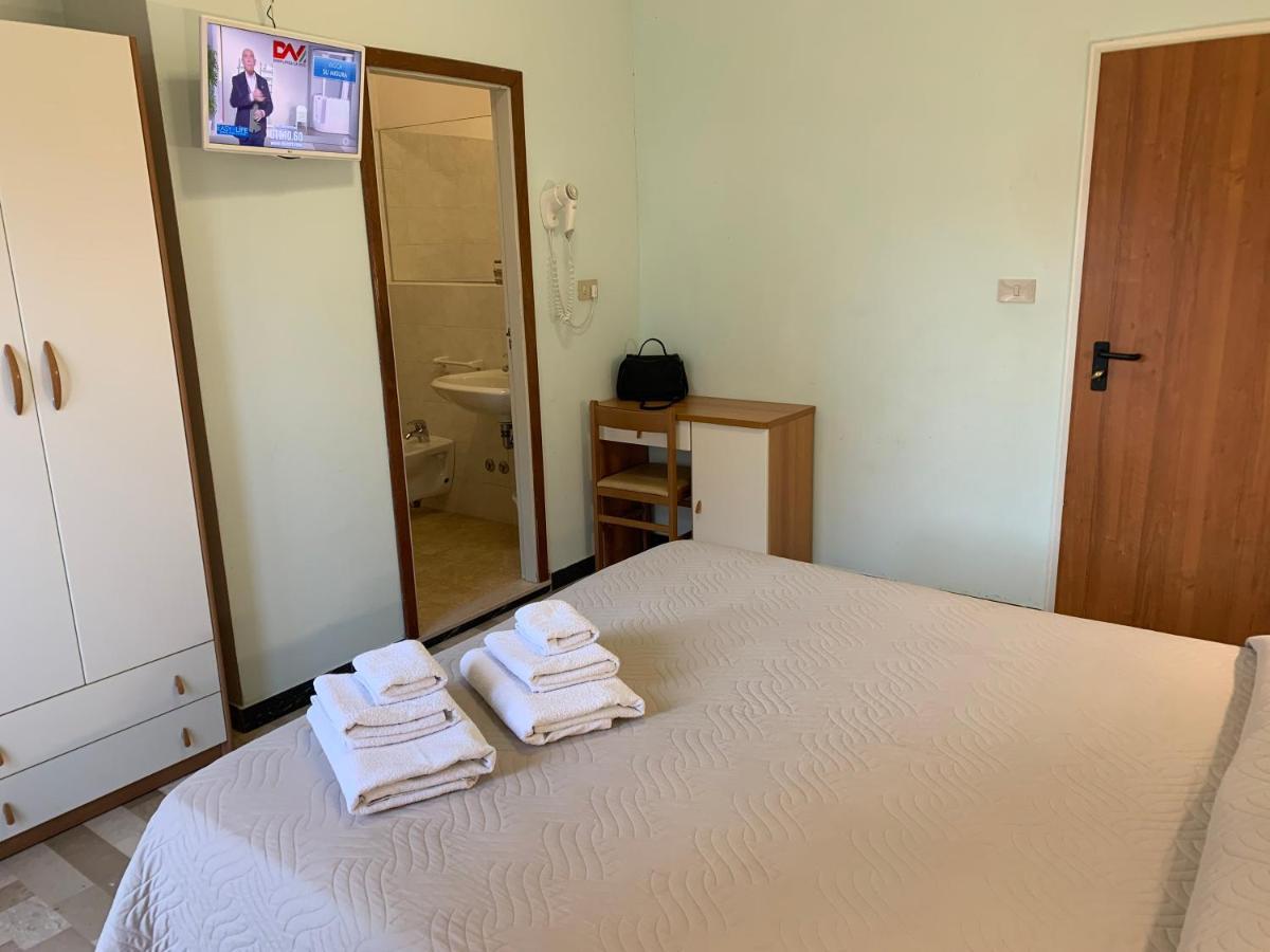 Hotel Levante Convenzionato Oltremare E Italia In Miniatura Riccione Eksteriør bilde