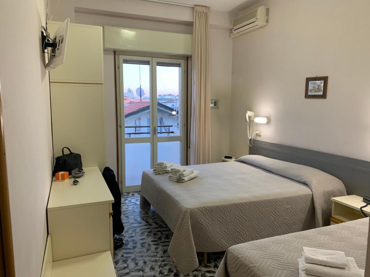 Hotel Levante Convenzionato Oltremare E Italia In Miniatura Riccione Eksteriør bilde