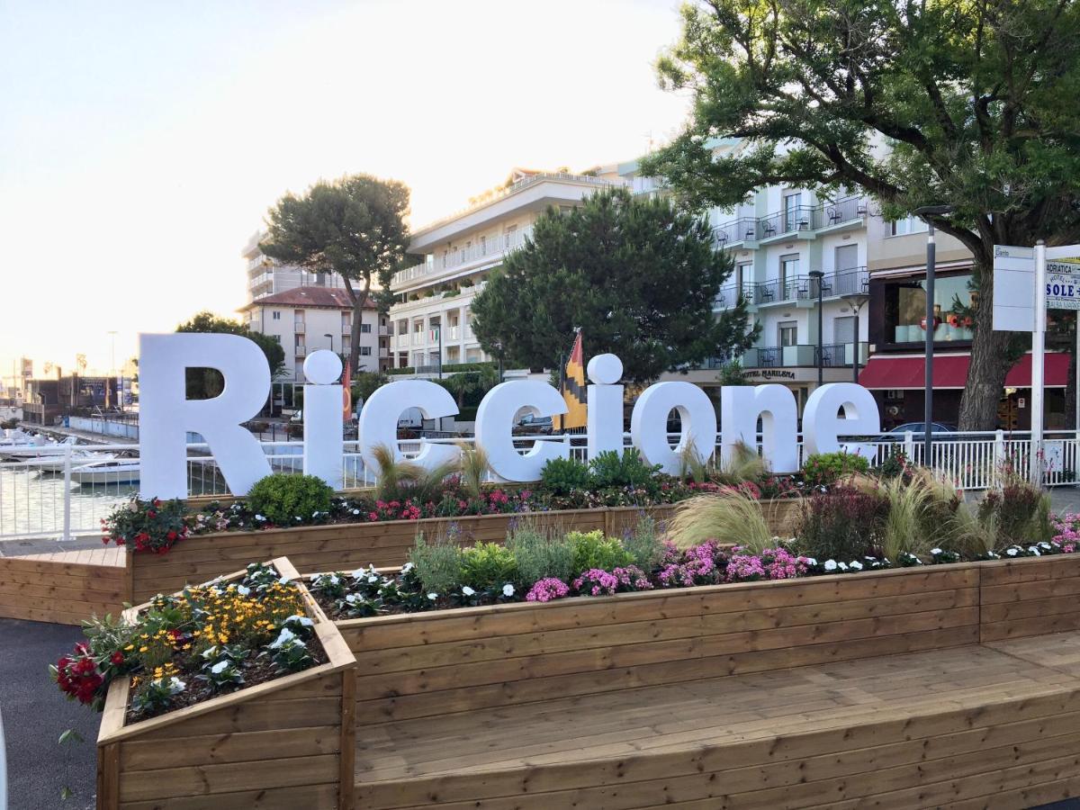 Hotel Levante Convenzionato Oltremare E Italia In Miniatura Riccione Eksteriør bilde